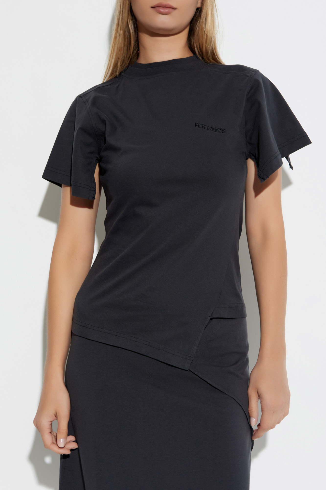 【VETEMENTS】グレー VET クロップド ボクシー Tシャツ VETEMENTS】VET CROPPED CROPPED BOXY T-SHIRT | AYIN
